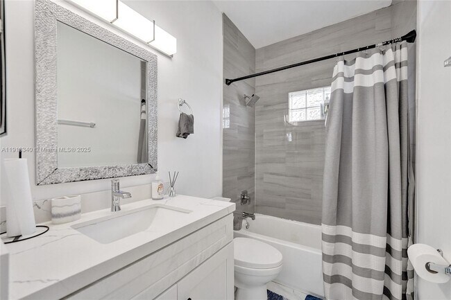 Building Photo - 4118 Sapphire Terrace