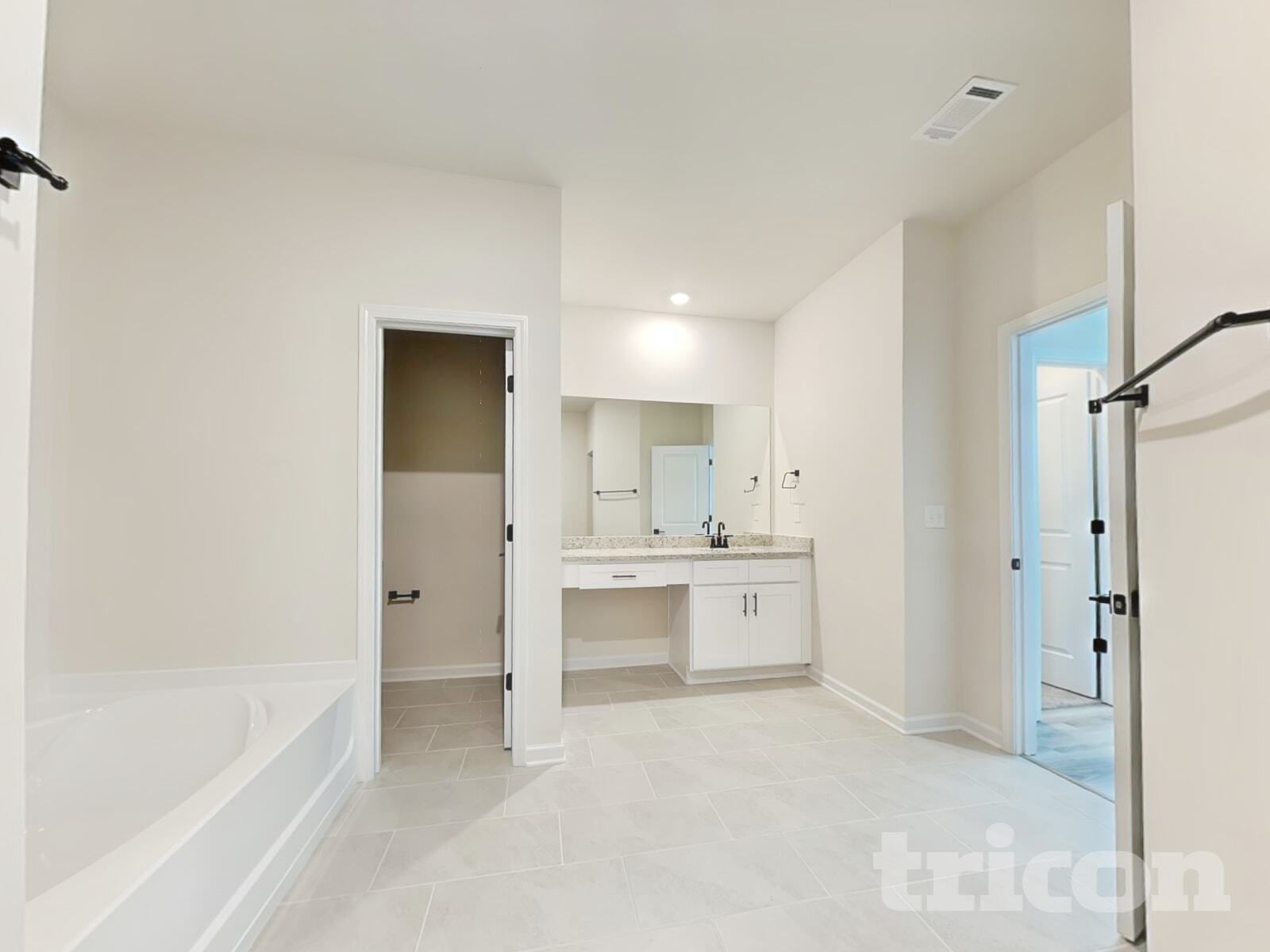 Building Photo - 3744 Saddle Bag Ct