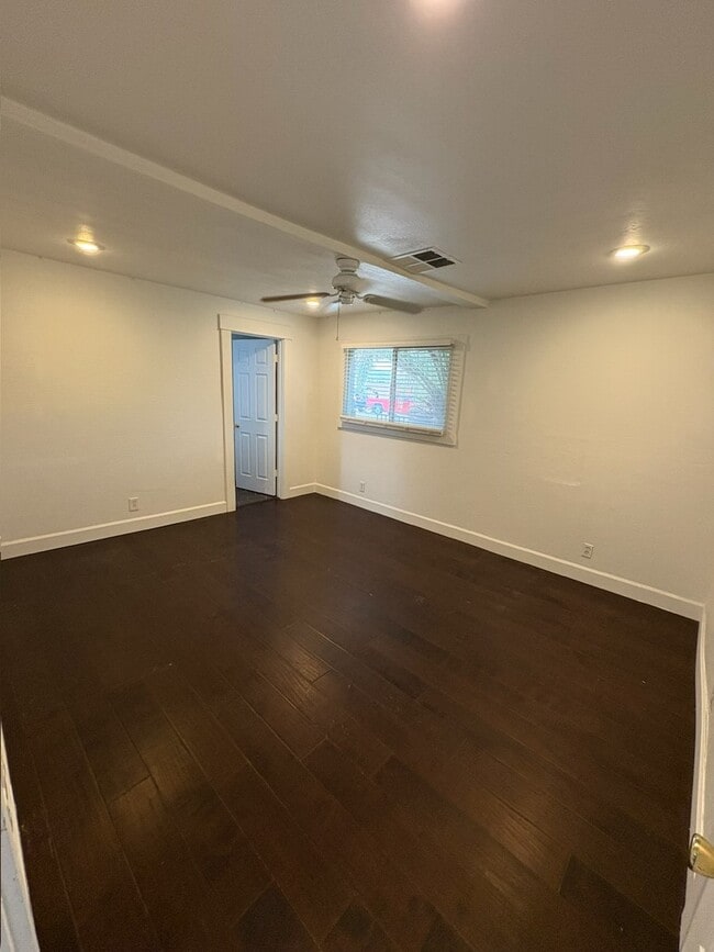 Building Photo - 720 N 9th Ave