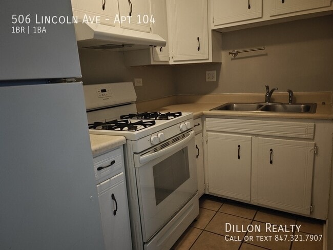 Building Photo - 506 Lincoln Ave