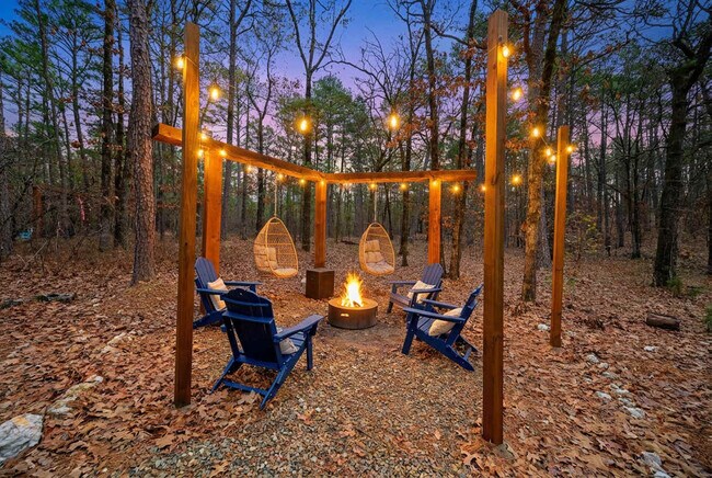 Building Photo - 173 Guppy Ln