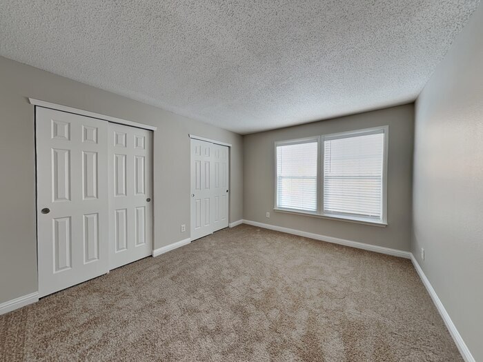 Building Photo - 1570 Broyles Ln