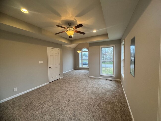 Building Photo - Gorgeous Single Family Home in Clarksville