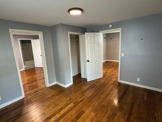 Building Photo - Cute house in Madison! Backs up to Lanier ...