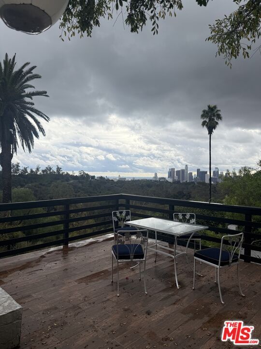 Primary Photo - 2035 Park Dr