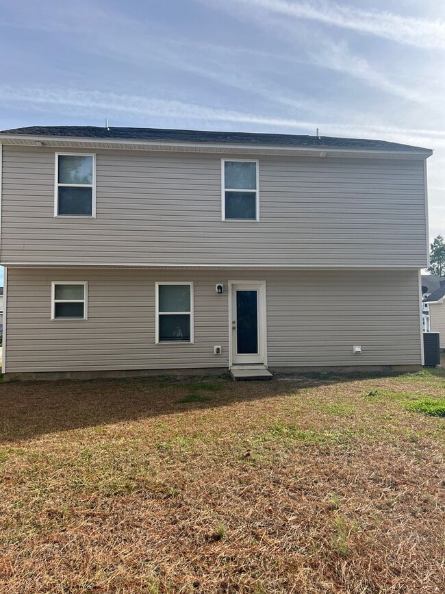 Building Photo - 3 bedroom, 2.5 bath home in Longs!