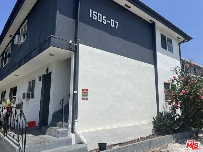 Building Photo - 1505 Cochran Ave