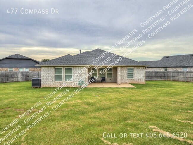 Building Photo - 477 Compass Dr