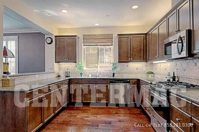 Building Photo - 10777 Canyon Grove Trail