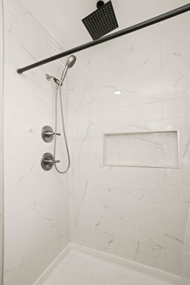 Building Photo - 312 Paragon Mills Rd