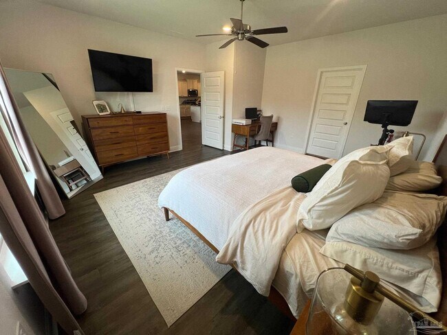 Building Photo - 8026 Burnside Lp