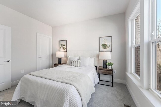 Building Photo - 12742 Verdant Wy