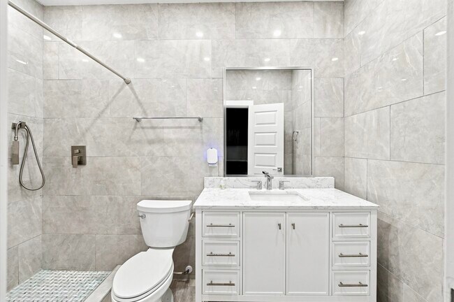 Building Photo - 12430 Pecan Ct
