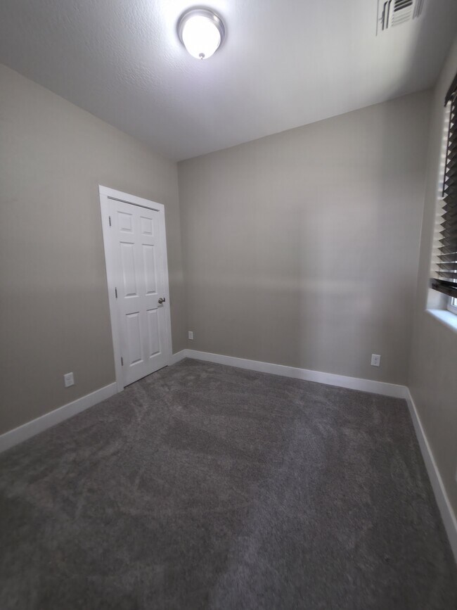 Building Photo - 2522 W Cripple Creek Dr