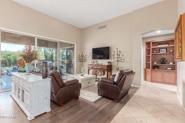 Building Photo - 8919 E Cll Del Palo Verde