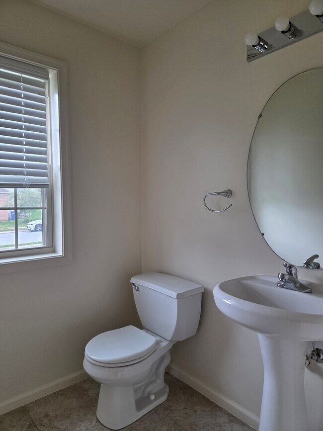 Building Photo - 110 Smith Rd