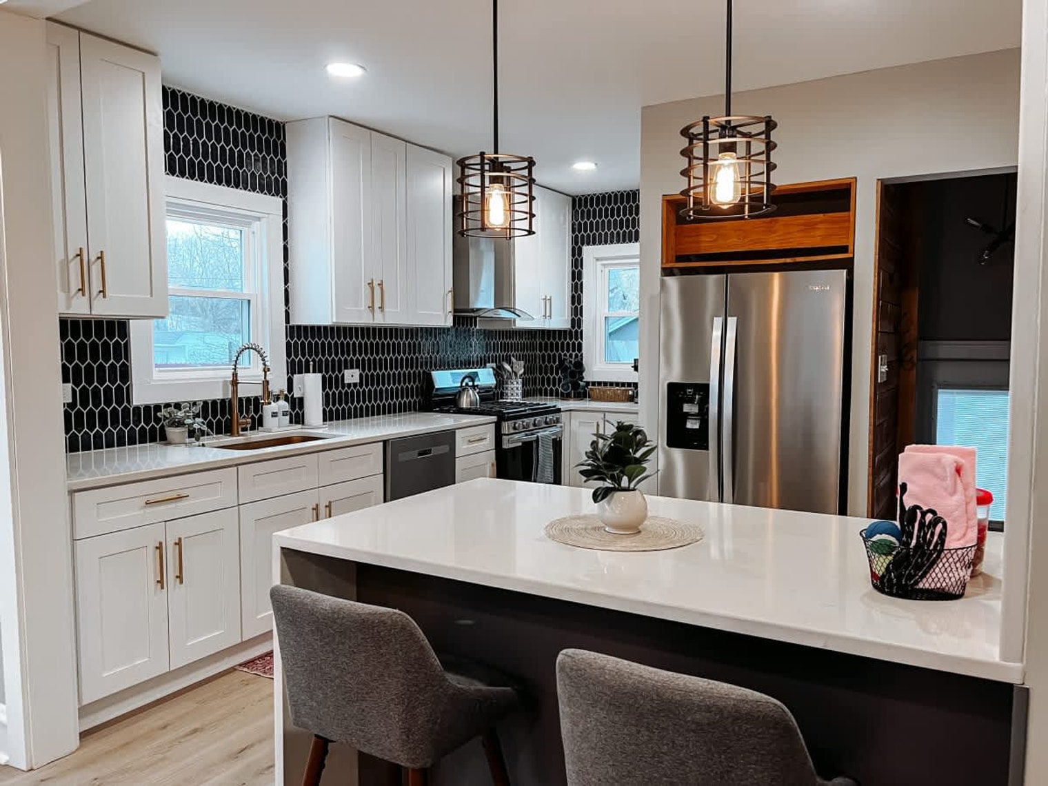 Building Photo - 3923 Victory Blvd