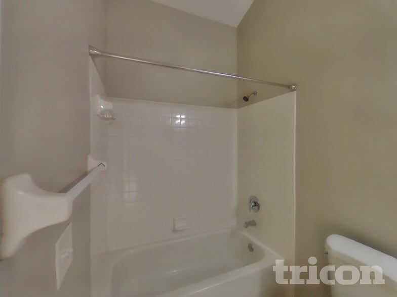 Building Photo - 8931 Southbay Dr