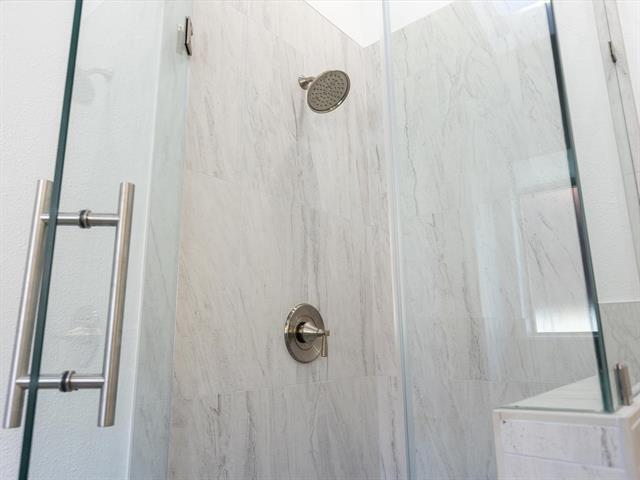 Building Photo - 612 De Soto Dr