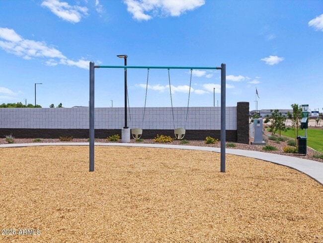 Building Photo - Grenadine