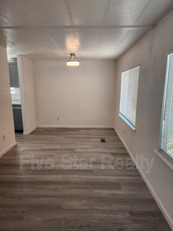 Building Photo - 6184 Mapes Way