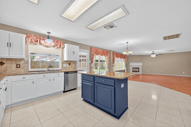 Building Photo - 19419 Arbor Pines Ln