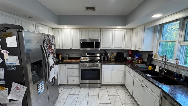 Building Photo - 154 Wiswall Rd