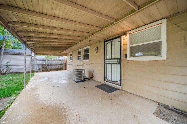 Building Photo - Affordable 3-Bedroom Home with Covered Pat...