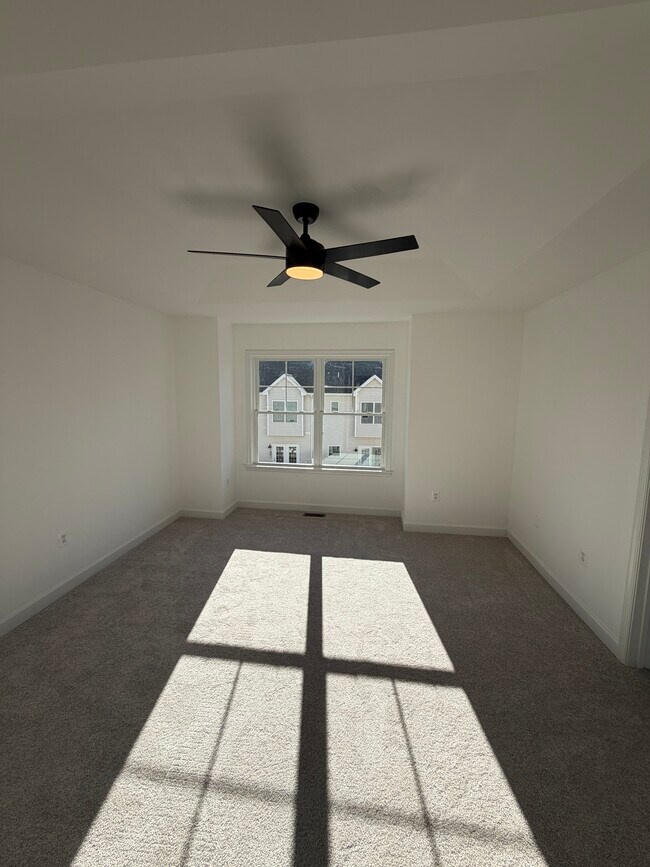 Building Photo - 1420 Derby Dr