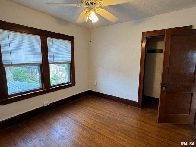 Building Photo - 2207 Wilkes Ave