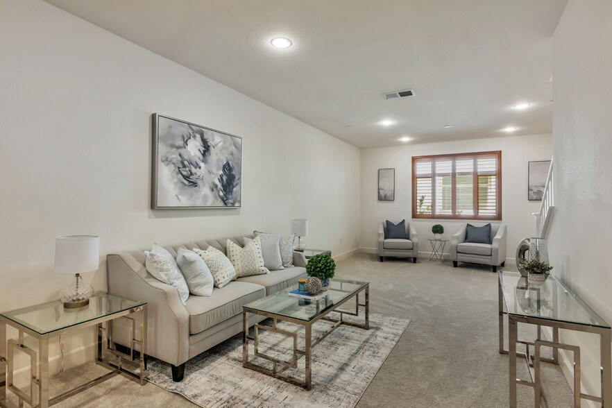 Building Photo - 5211 S Esprit Loop