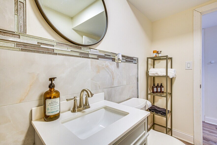 Building Photo - 4829 S Forrestville Ave