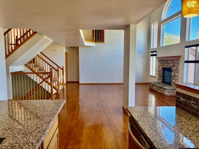 Building Photo - 1112 Meadow Oaks Dr