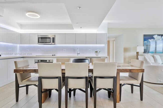 Building Photo - 102 24th St