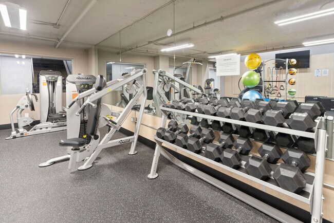 Building Photo - 10982 Roebling Ave