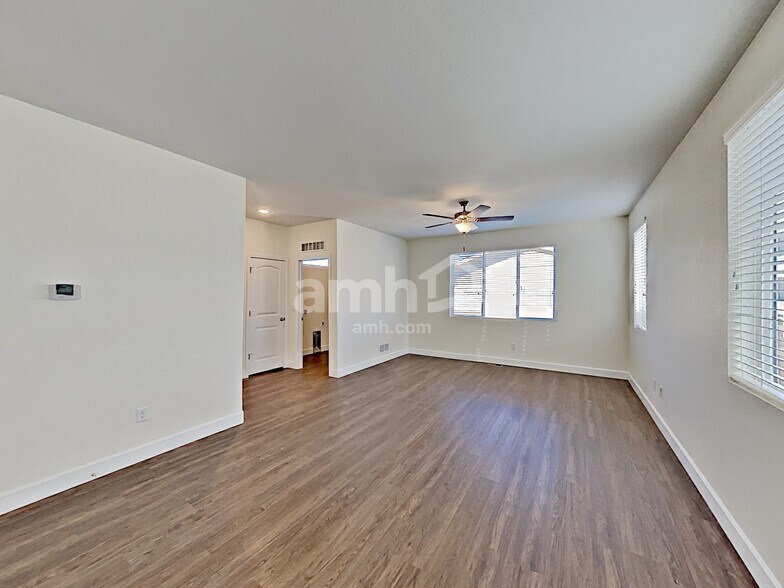 Building Photo - 4419 Crestone Peak St