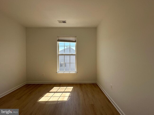 Building Photo - 25274 Gothic Square