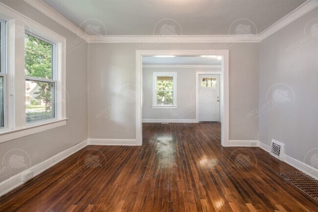 Building Photo - 5517 Woodland Ave
