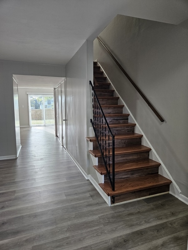 Building Photo - 723 Atterbury Ct