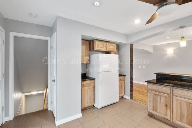 Building Photo - 5339 Vine Ave