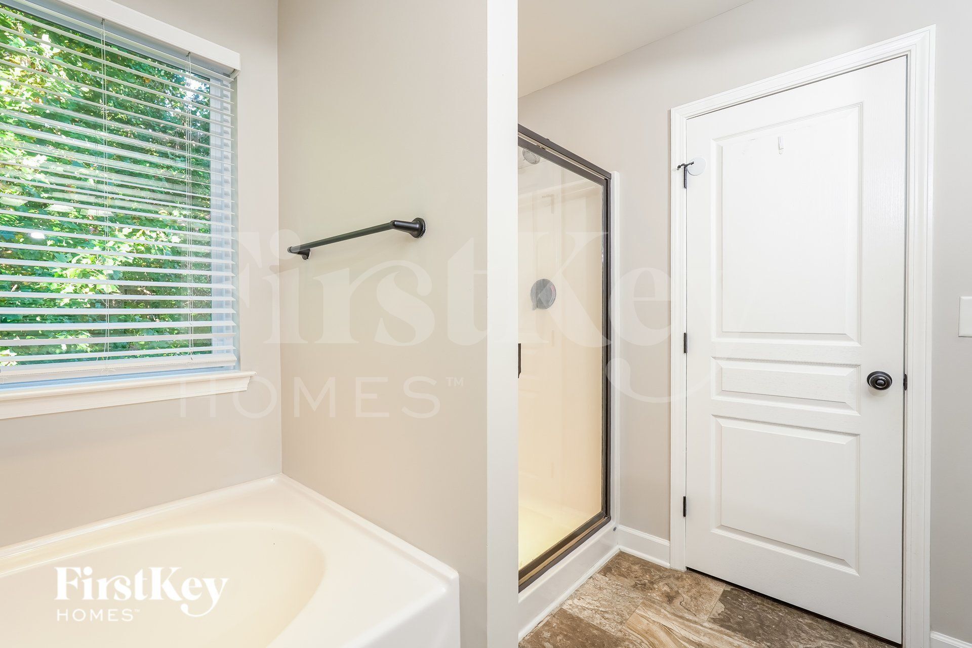 Building Photo - 264 Water Mill Rd