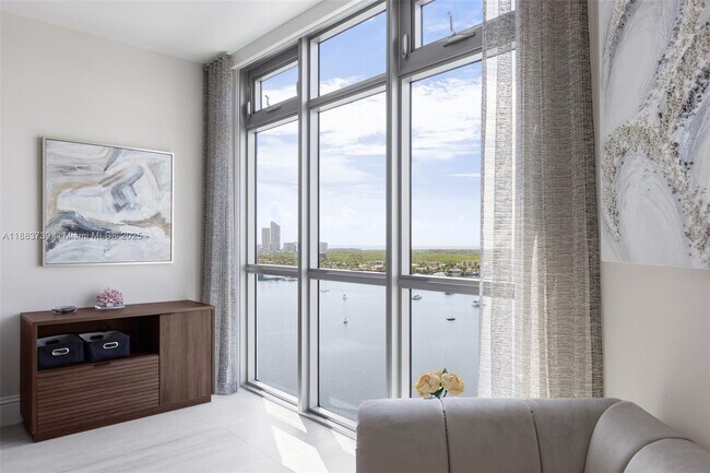 Building Photo - 17301 Biscayne Blvd