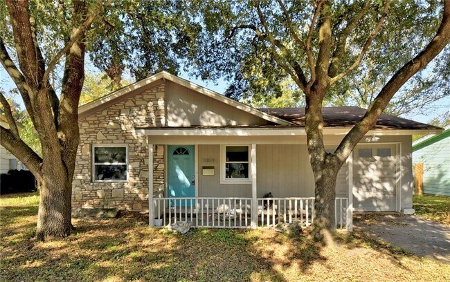 Primary Photo - 5804 Cedardale Dr