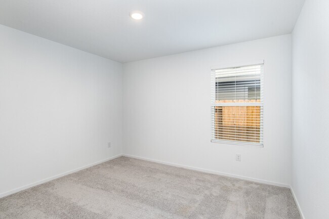 Building Photo - 14825 N Ascot Bnd Cir