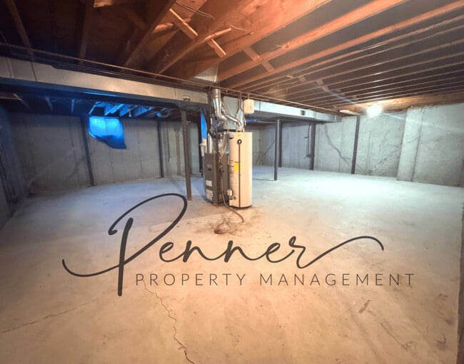 Building Photo - 807 NE Magellan Ave