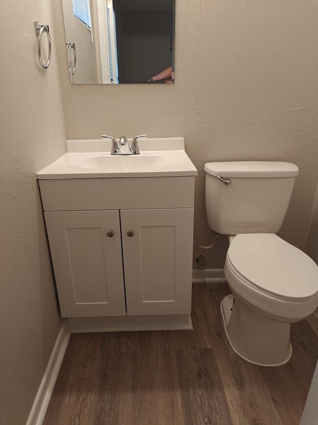 Building Photo - Great SC Location!