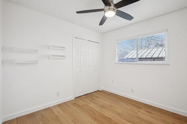 Building Photo - 7205 Twisted Oaks Dr