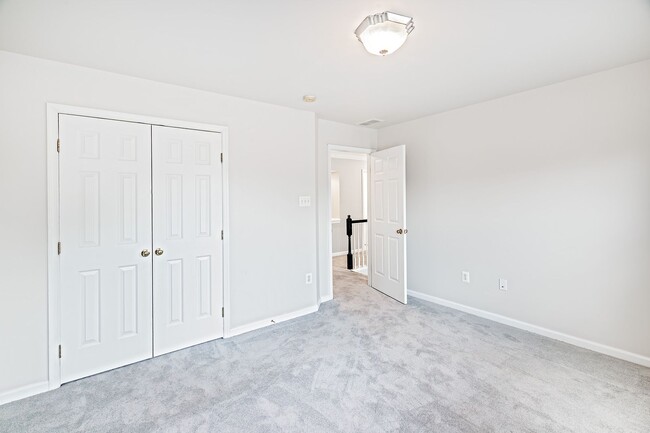 Building Photo - 917 Benalli Dr