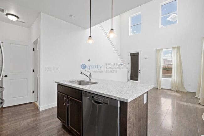 Building Photo - 10539 Liv Way