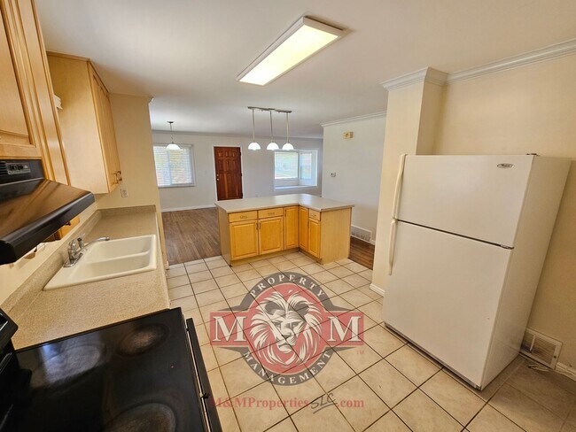 Building Photo - Great 4 Bd 2 Bath Home in Sandy